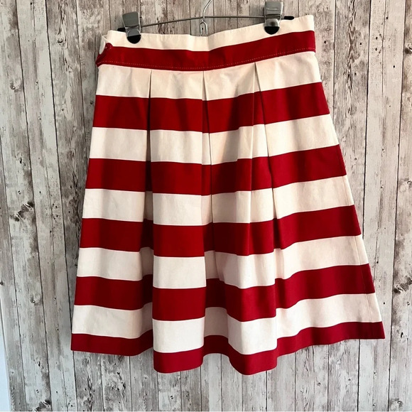 Red and White Patriotic Skirt Corilynn - Picture 2 of 5